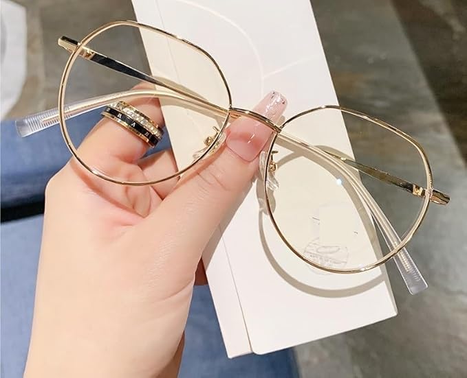 Variedad de lentes en exhibición